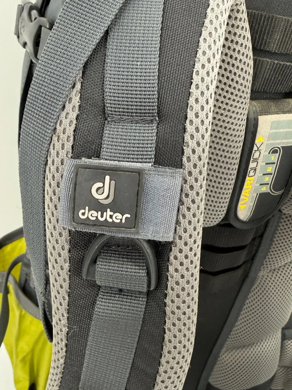 Deuter Fox 40L Hiking Backpack Green Charcoal Internal Frame Youth / Women Small